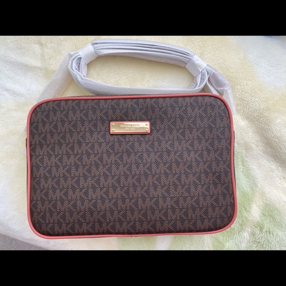 🌹SALE🌹Michael Kors Signature East West Crossbody - Picture 5 of 8